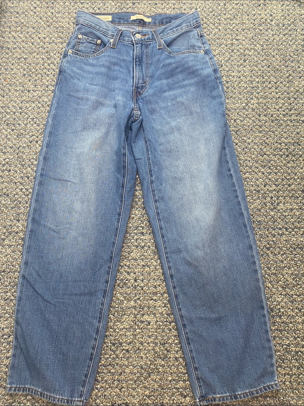 Levi's Women's Baggy Dad Relaxed Jeans in Blue